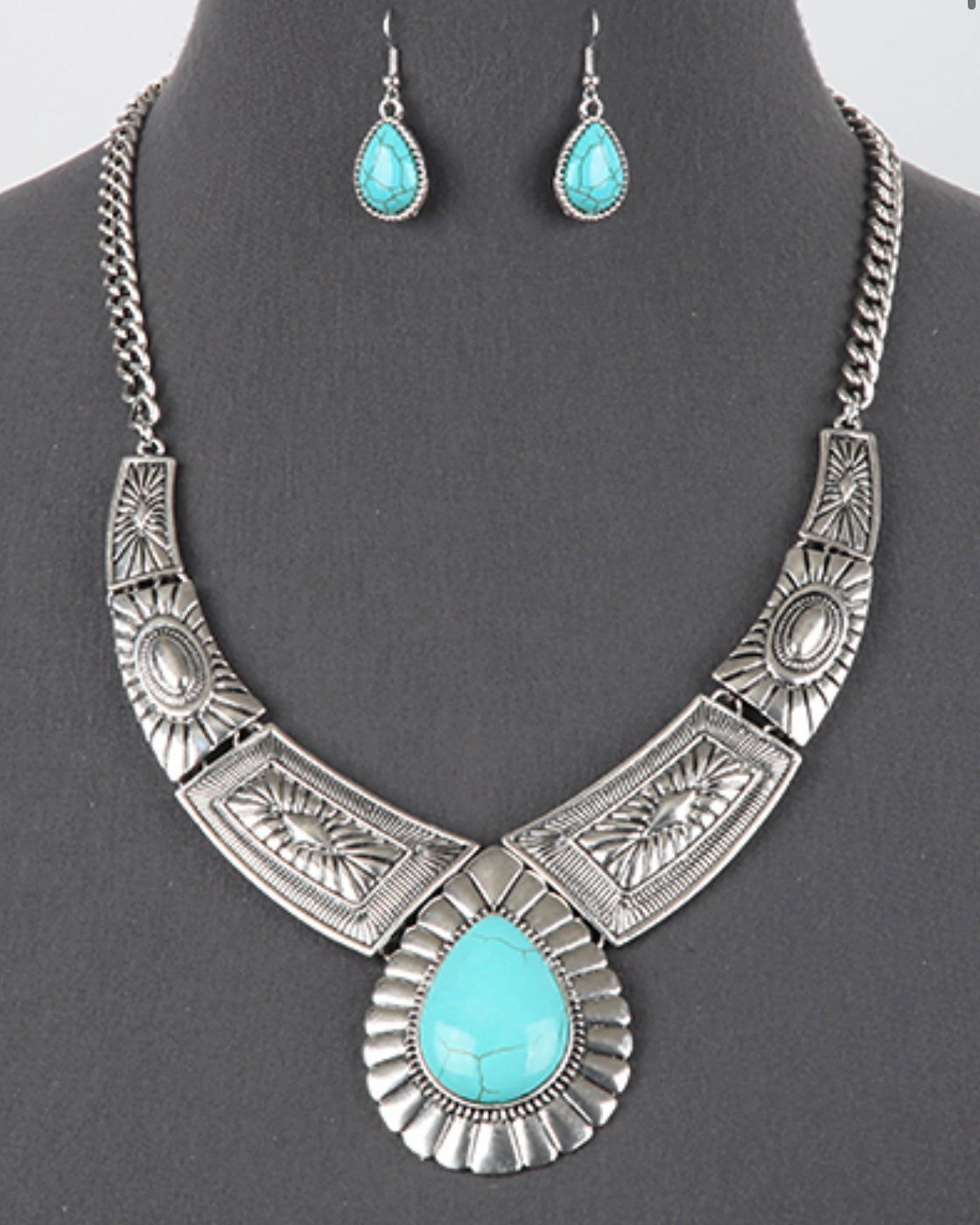 Bib Necklace Set